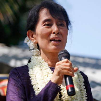 Aung San Suu Kyi seeks UK help for Burmas universities